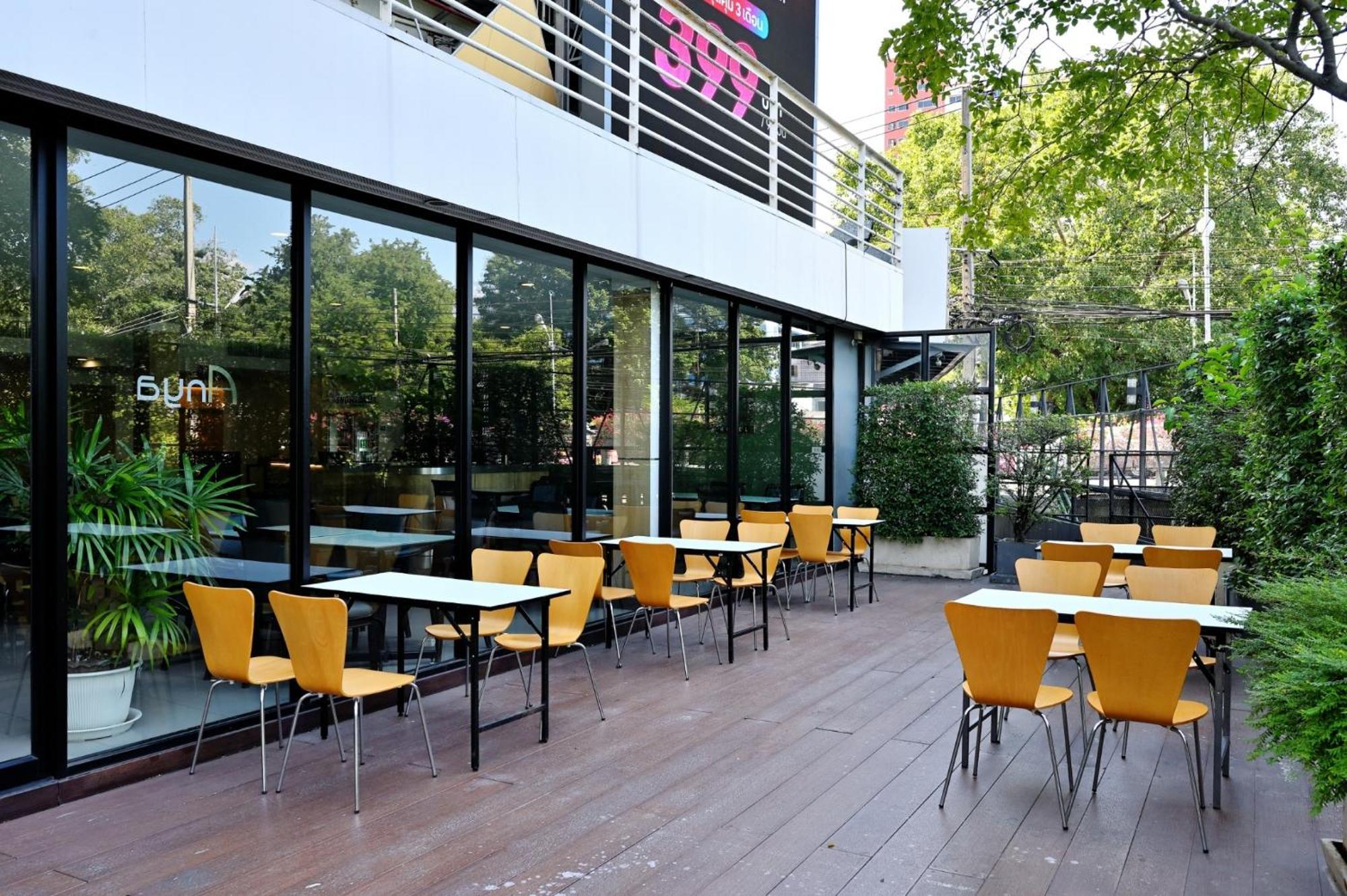 Anya Nana At Sukhumvit Bangkok Hotel Exterior foto